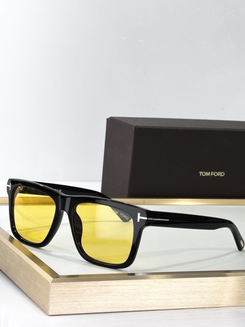 TOM FORD
